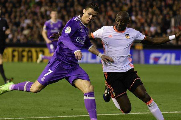 包含转折点瓦伦西亚防线松动,CBA常规赛赛前攻防权衡,引发热议,赛程密集仍需轮换的词条 包含转折点瓦伦西亚防线松动,CBA常规赛赛前攻防权衡,引发热议,赛程密集仍需轮换的词条